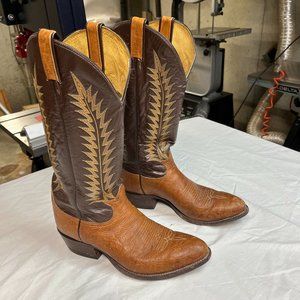 Men's Tony Lama  brown bullhide boots, size 8,5D